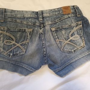 Buckle jean shorts